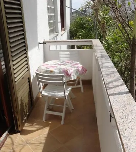 아파트 In With Balcony, Air Conditioning, Wi-fi *