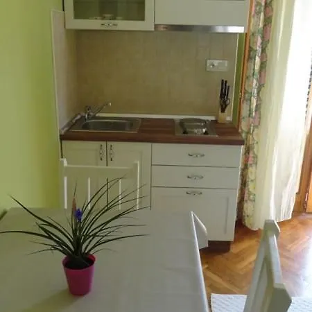 Apartament In Palit With Balcony, Air Conditioning, Wi-fi *