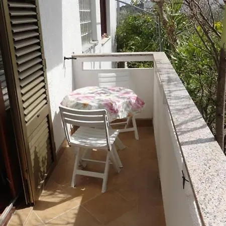 Apartament In Palit With Balcony, Air Conditioning, Wi-fi *