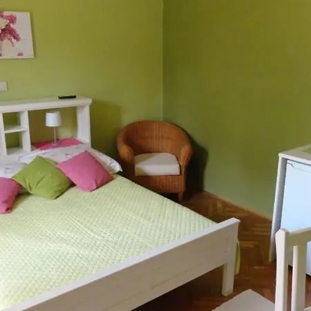 In With Balcony, Air Conditioning, Wi-fi *