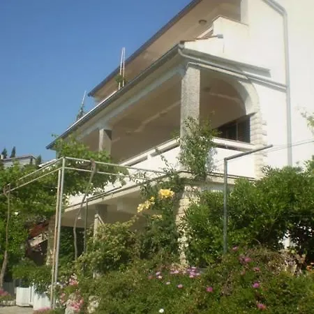 In Palit With Balcony, Air Conditioning, Wi-fi Palit