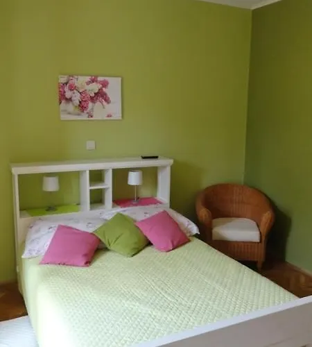 In With Balcony, Air Conditioning, Wi-fi *