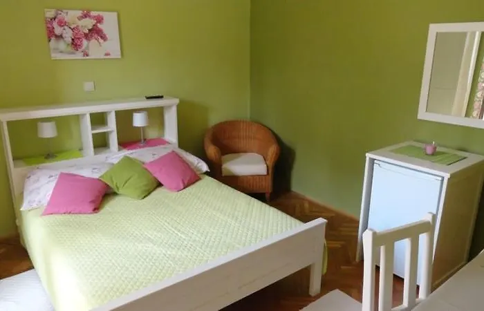 In With Balcony, Air Conditioning, Wi-fi *